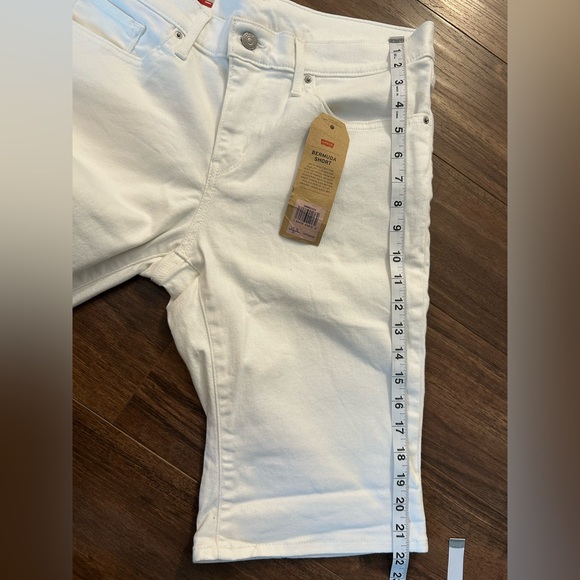 Levi's White Denim Mid Rise Slim Bermuda Shorts - Picture 15 of 15